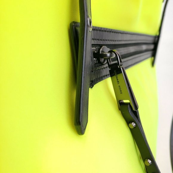 Michael Kors NEON Yellow Tote Shoulder Bag Purse Utilitarian Summer Fashion RARE - Picture 9 of 12